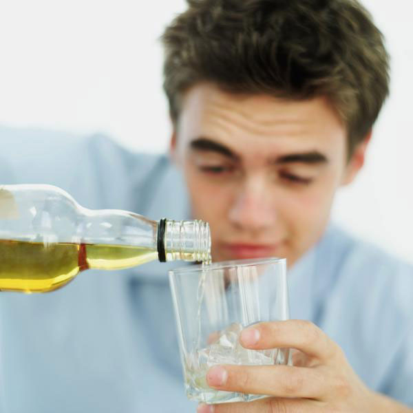 Алкоголик или пьяница: есть ли разница