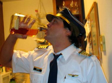 Пьяный пилот совершил жесткую посадку на параплане в Хакасии