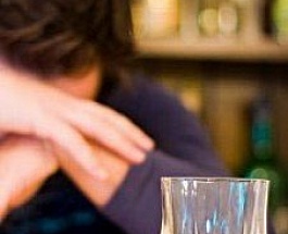 Ломка у алкоголиков: симптомы, лечение